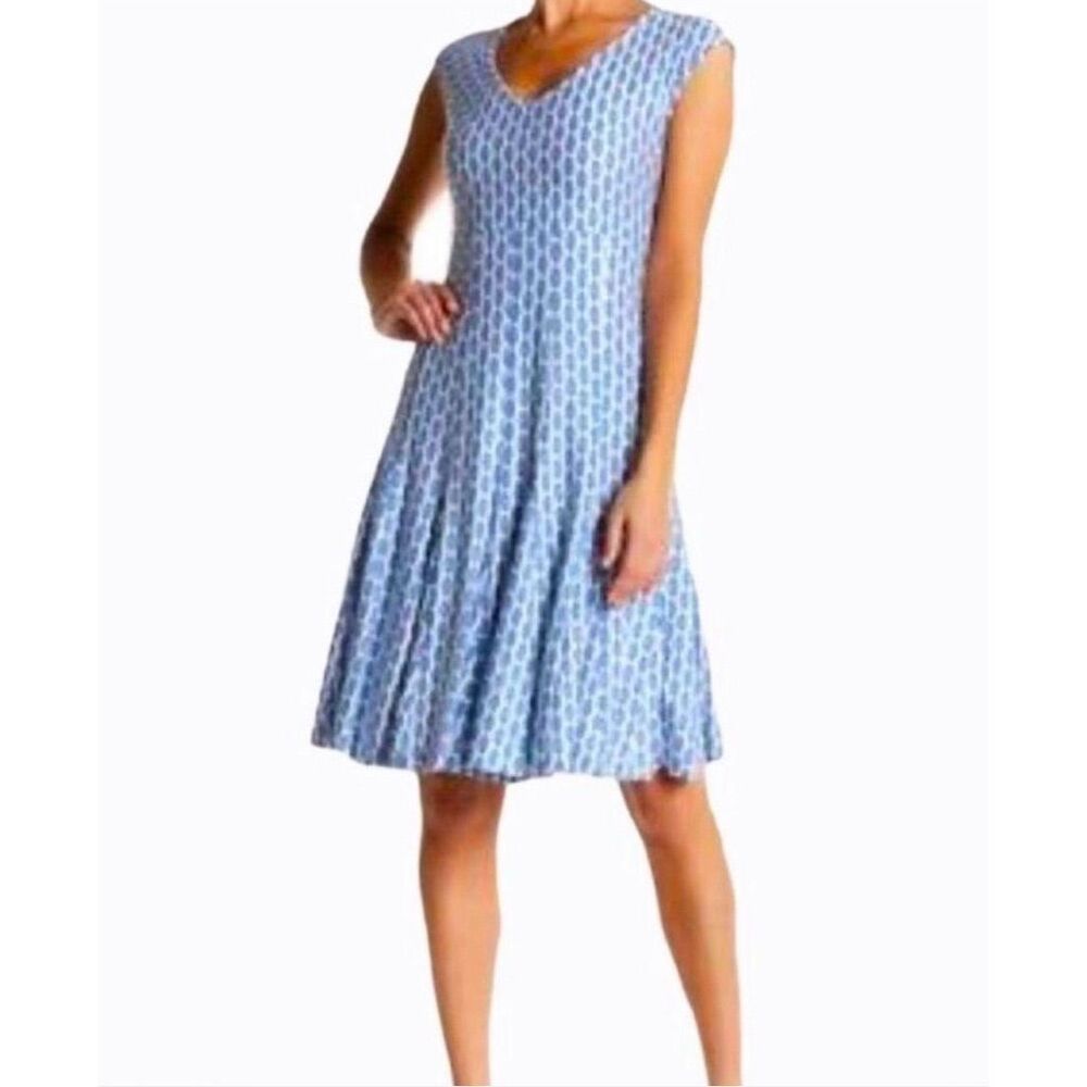 NWOT Just Taylor Women's Size 8 Blue Geometric Fit & Flare Dress Knee Length